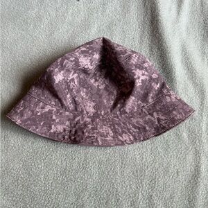 Lululemon Reversible Gray Bucket Hat for Women
